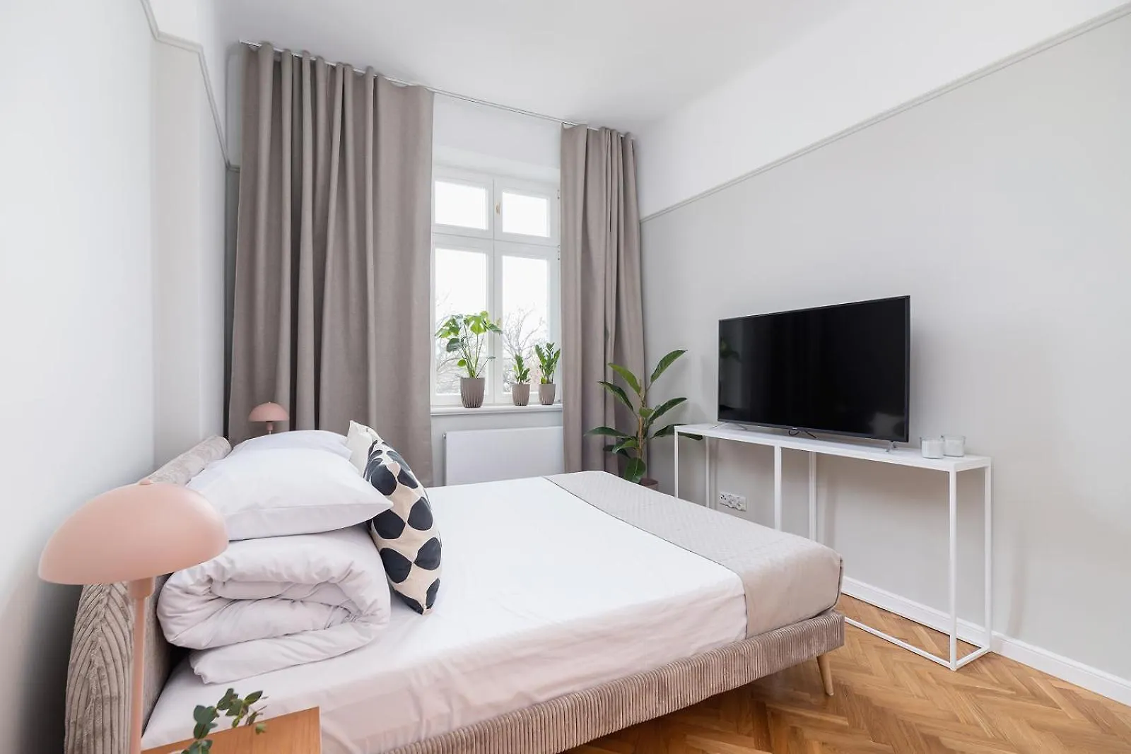 2 - Bedroom Apartment With Balcony - Rejtana 10 Krakow 0*,
