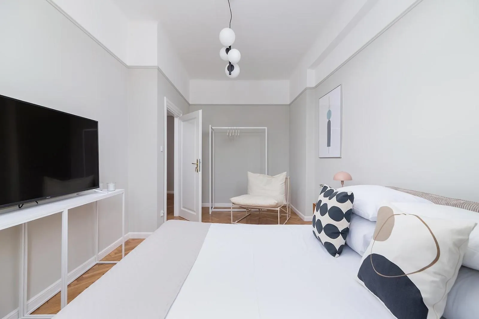 2 - Bedroom Apartment With Balcony - Rejtana 10 Krakow Poland