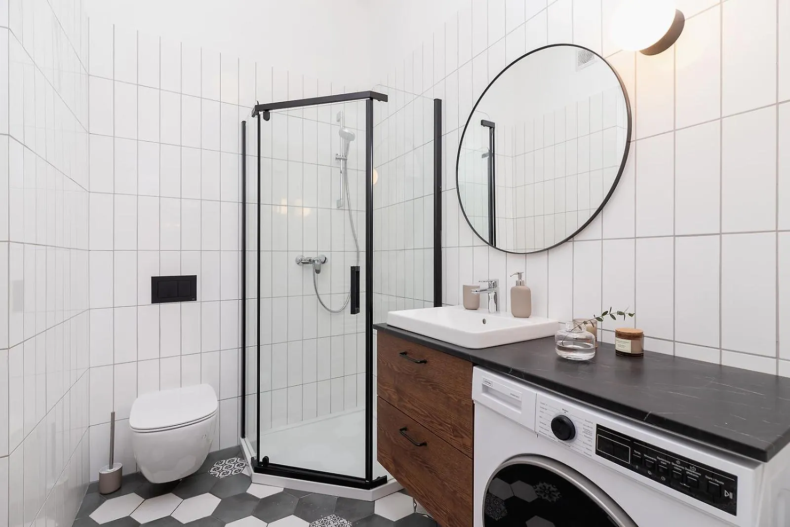 2 - Bedroom Apartment With Balcony - Rejtana 10 Krakow